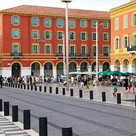 Welcome To Matteo's Bar - Place Massena 5min Apartman *