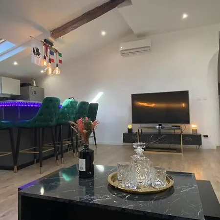 Apartment Welcome To Matteo's Bar - Place Massena 5min Nice